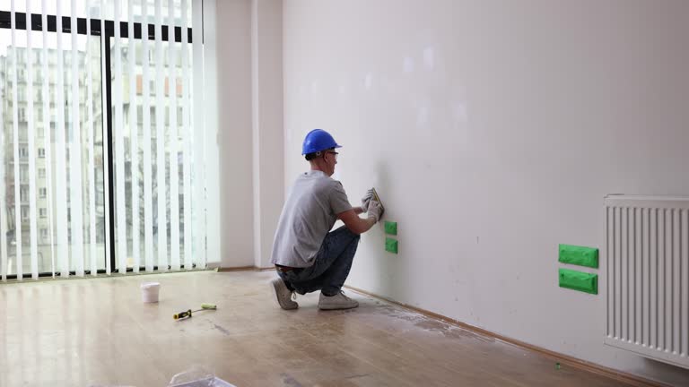 Best Emergency Mold Remediation  in Holyoke, CO